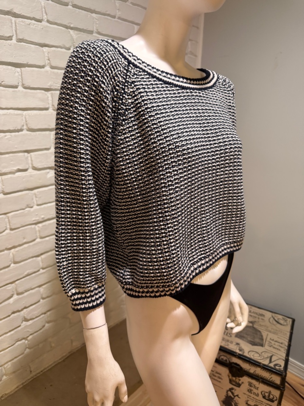 Twenty 8 Twelve Black & Cream Textured Knit Sweater Size Medium Like New - Picture 4 of 14